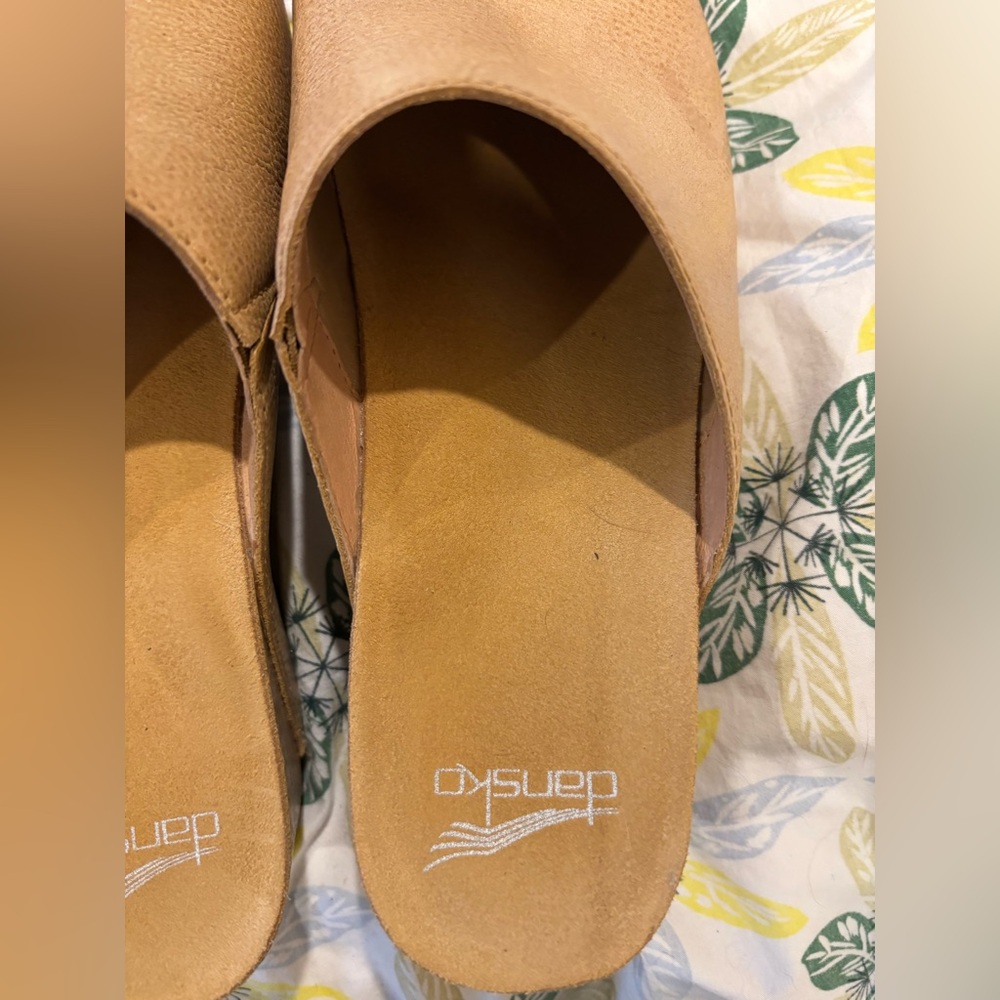 Dansko Women's Light Brown Mules